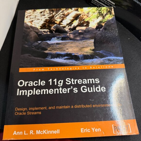 Oracle Bundle - 1 book signed by co-author - Oracle 2 books and 30 discs - Picture 4 of 9